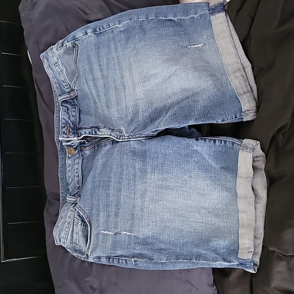 Lane bryant blue jean distressed shorts size 18
